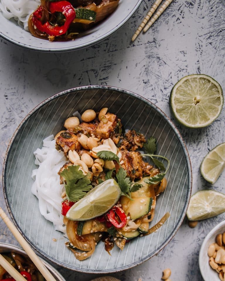 Annoskuva reseptille tofu maapähkinävoikastikkeessa