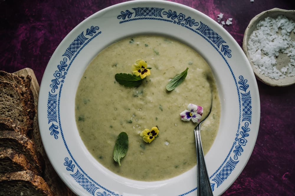 Annoskuva reseptille lipstikkainen purjo-perunakeitto