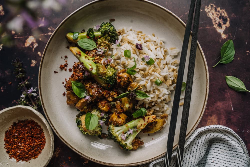 Annoskuva reseptille tahmea tofu-parsakaaliwokki