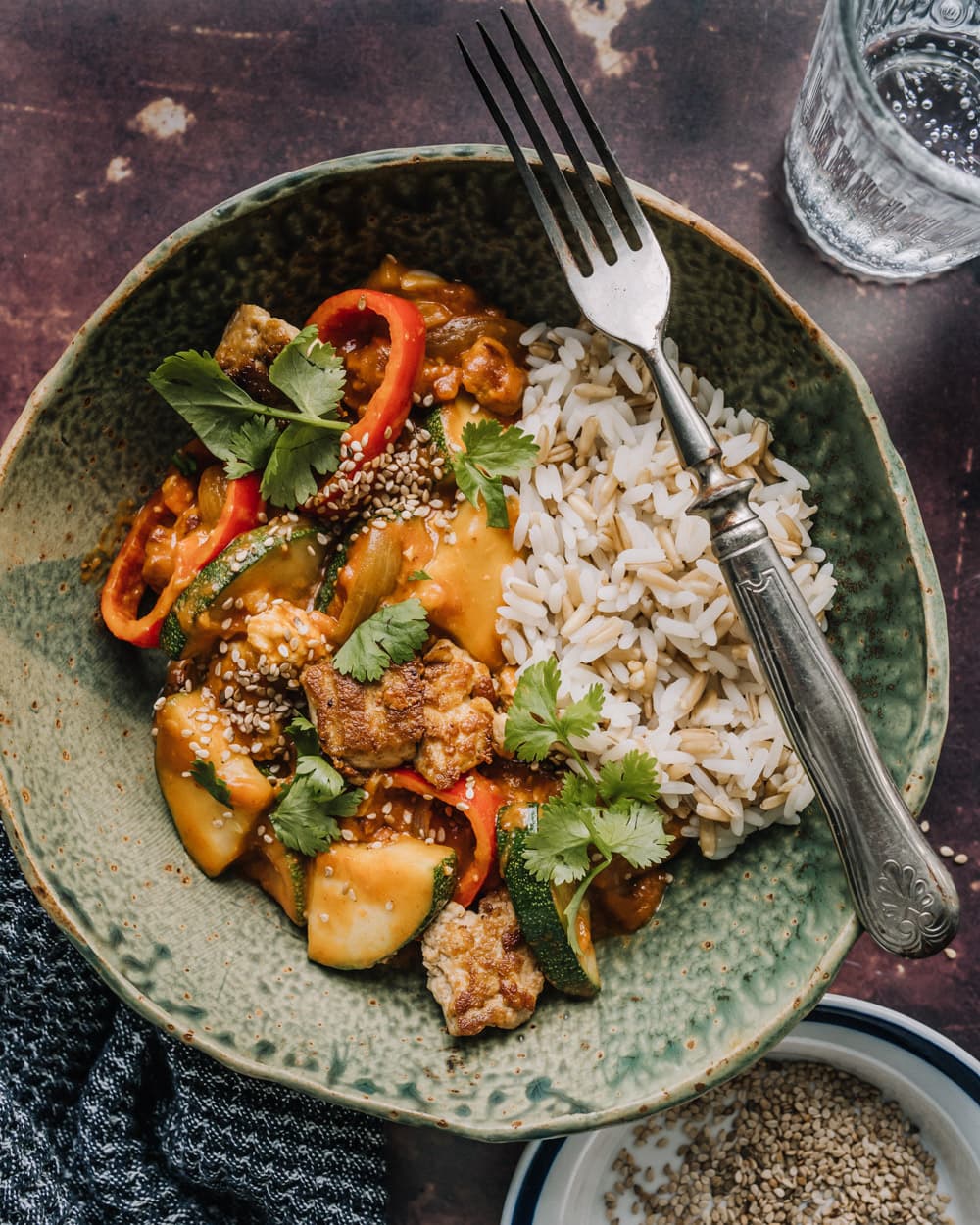 Annoskuva reseptille tofu gochujang-maapähkinävoikastikkeessa