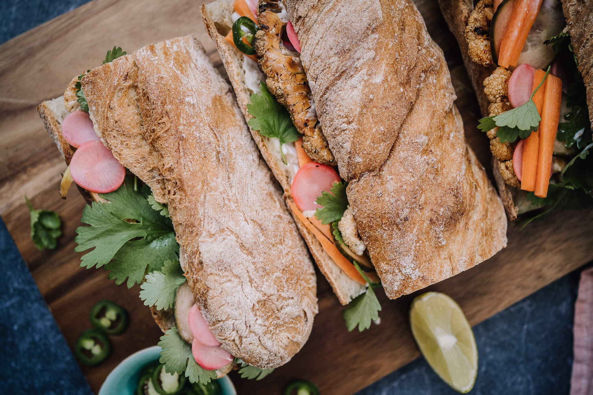 Annoskuva reseptistä banh mi grillatulla kukkakaalilla kategorialle resepti