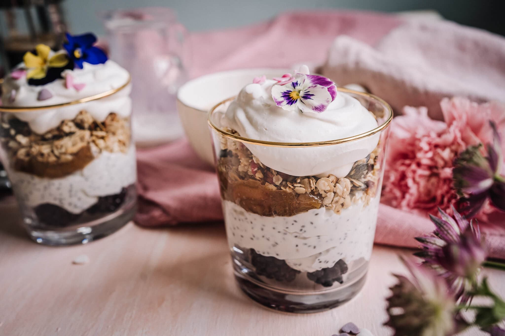 Annoskuva reseptistä chia-jogurttivanukas raparperilla kategorialle aamupalat