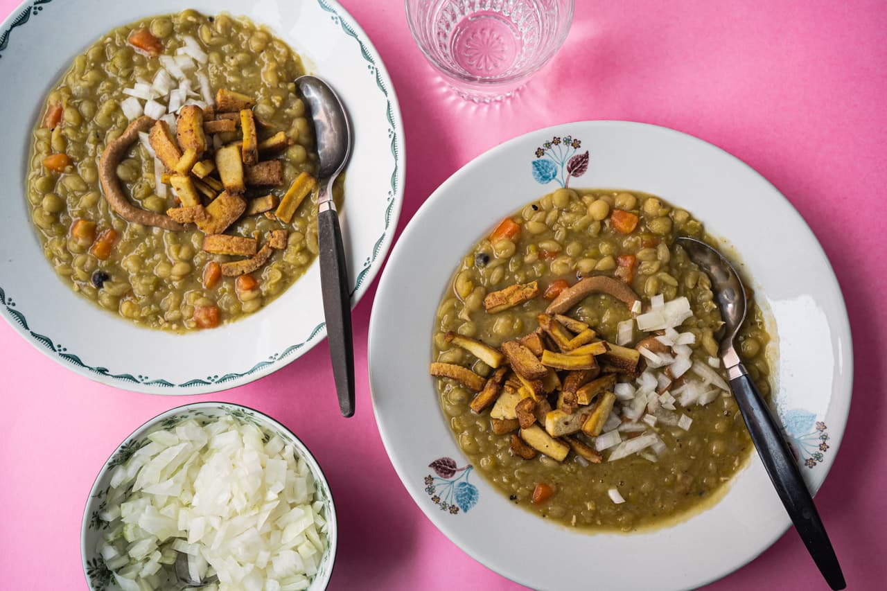 Annoskuva reseptistä Vegaaninen hernekeitto savutofulla kategorialle resepti