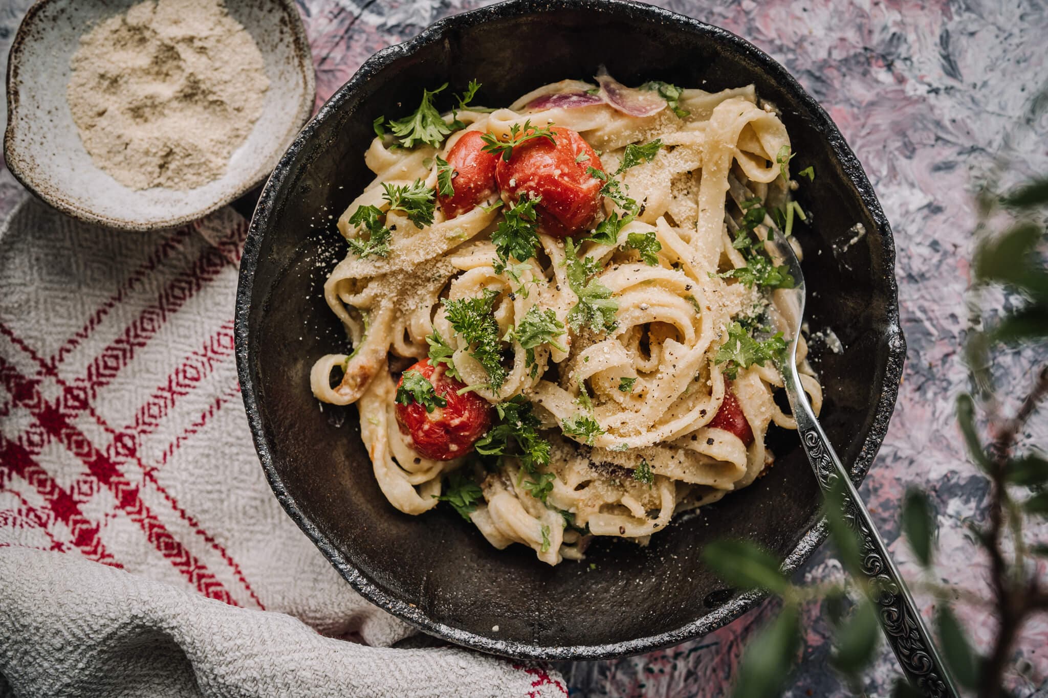 Annoskuva reseptistä hummuspasta paahdetuilla kirsikkatomaateilla kategorialle resepti