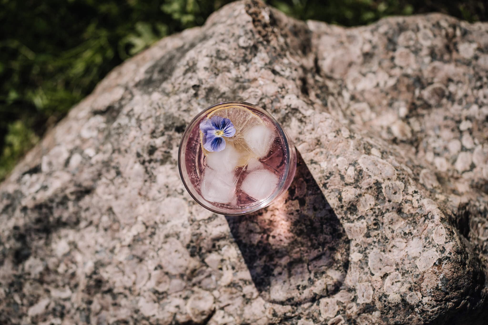 Annoskuva reseptistä syreeni gin & tonic kategorialle juomat