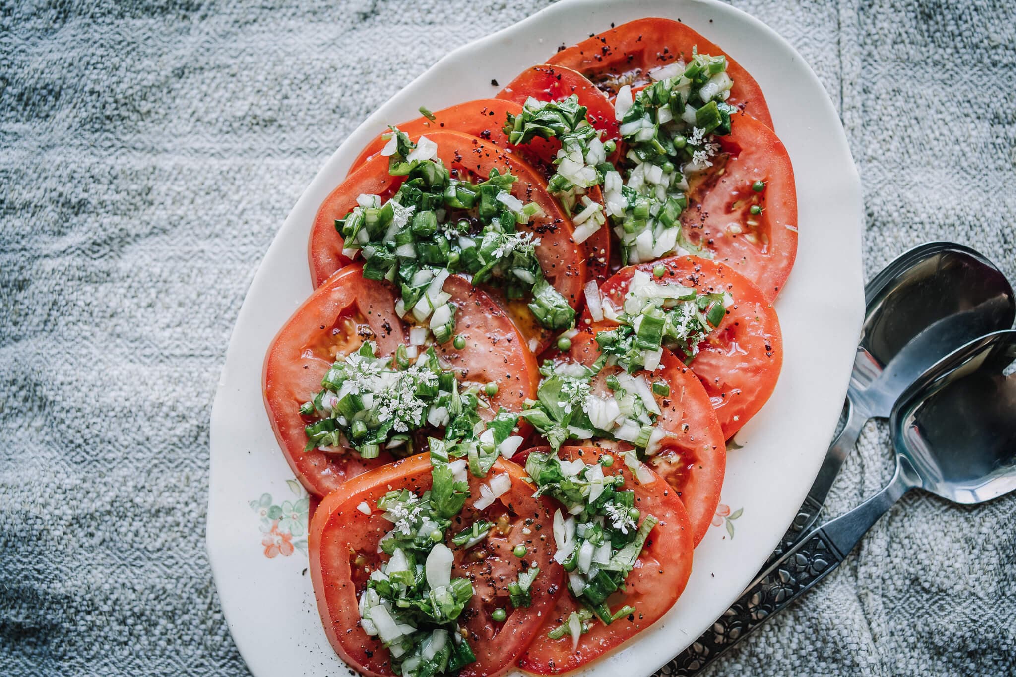 Annoskuva reseptistä tomaatti-sipulisalaatti kategorialle resepti