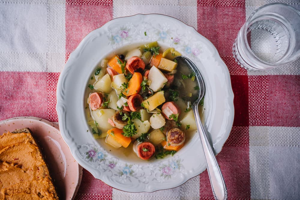 Annoskuva reseptistä vegaaninen nakkikeitto kategorialle resepti