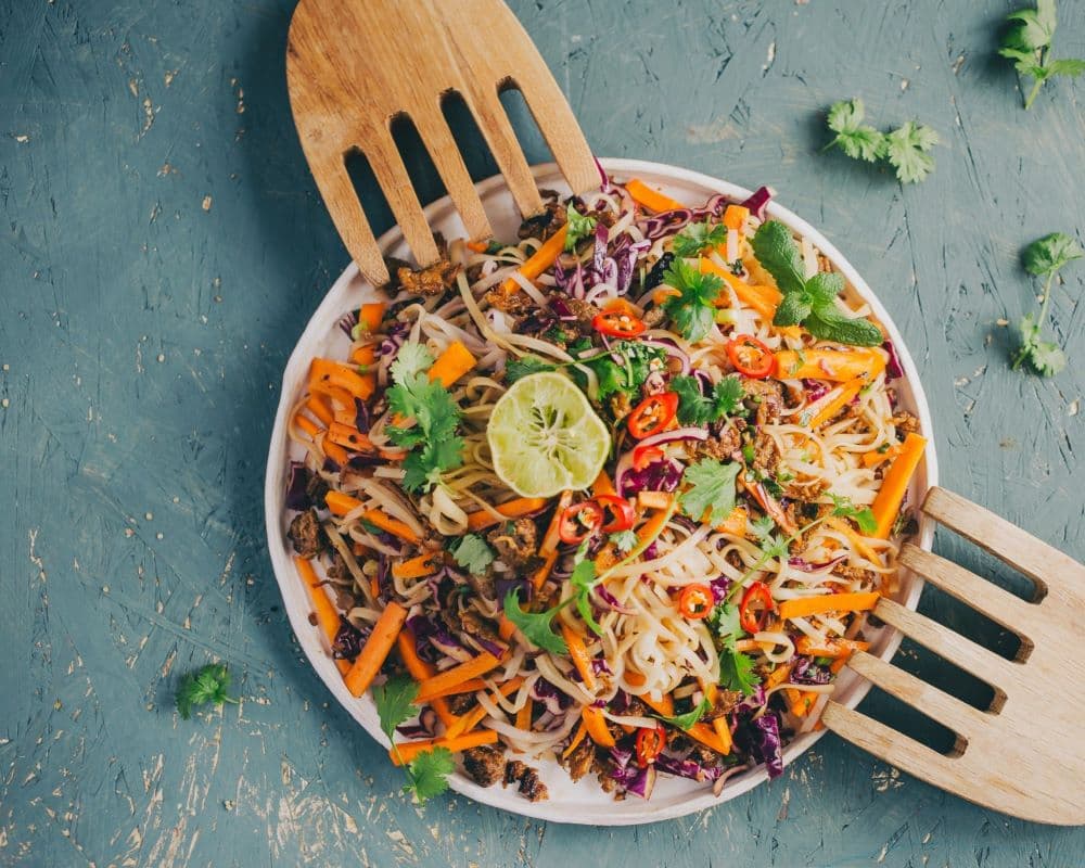 Annoskuva reseptistä vietnamilainen nyhtökaura nuudelisalaatti kategorialle salaatit